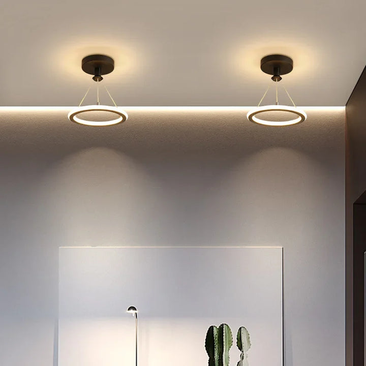 Moderne LED taklampe for gang og entréområde, minimalistisk belysning | Skanto