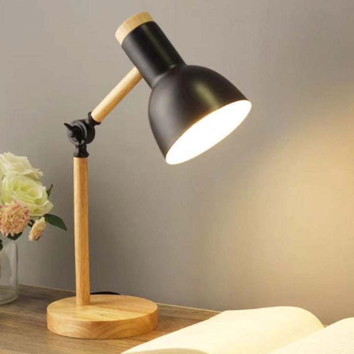 Justerbar Tre- og Jern Skrivebordslampe | Skanto