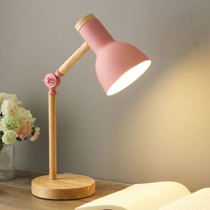 Justerbar Tre- og Jern Skrivebordslampe | Skanto