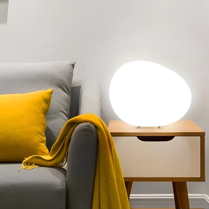 Skanto | Rund Metall Bordlampe i Skandinavisk Design