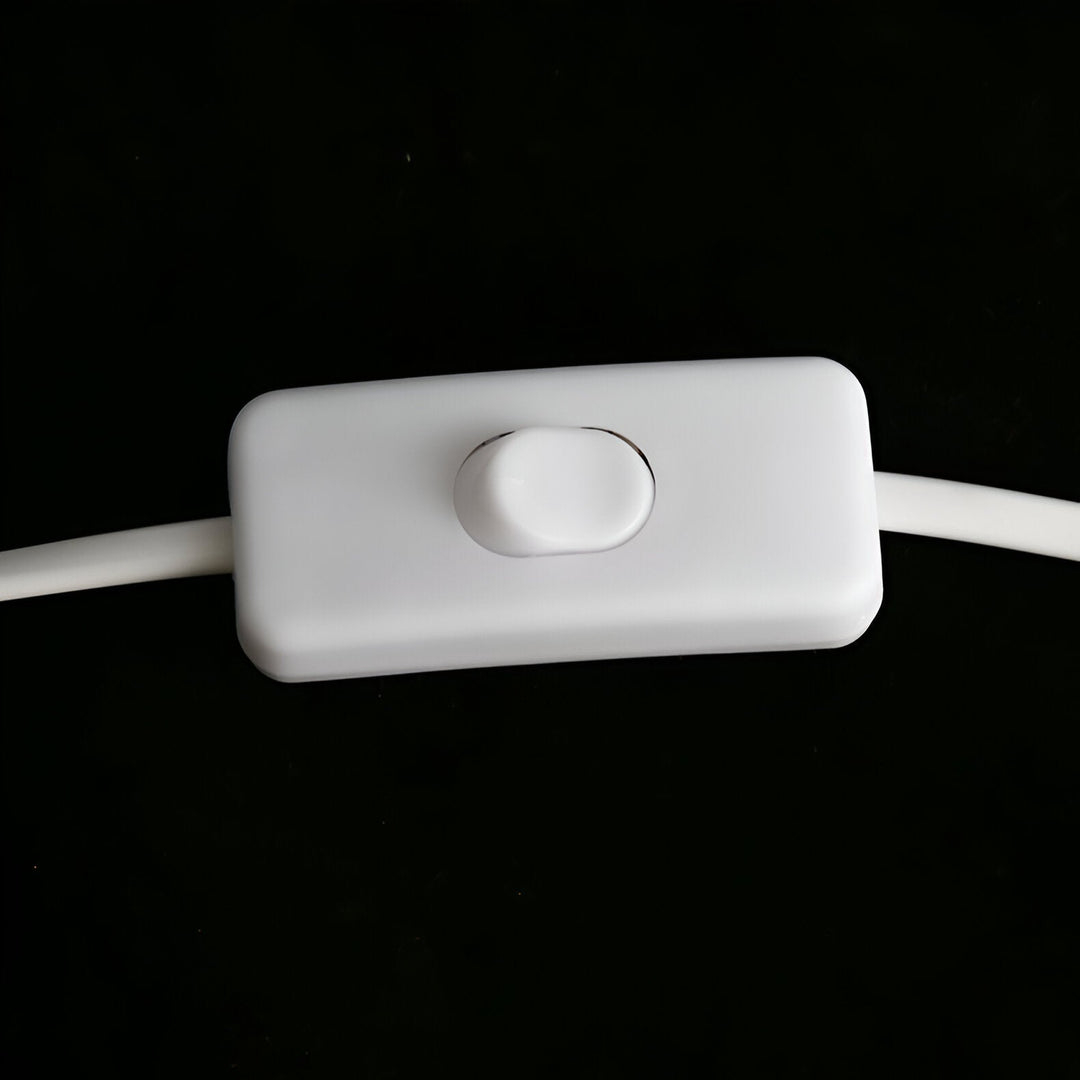 Skanto | Rund Metall Bordlampe i Skandinavisk Design