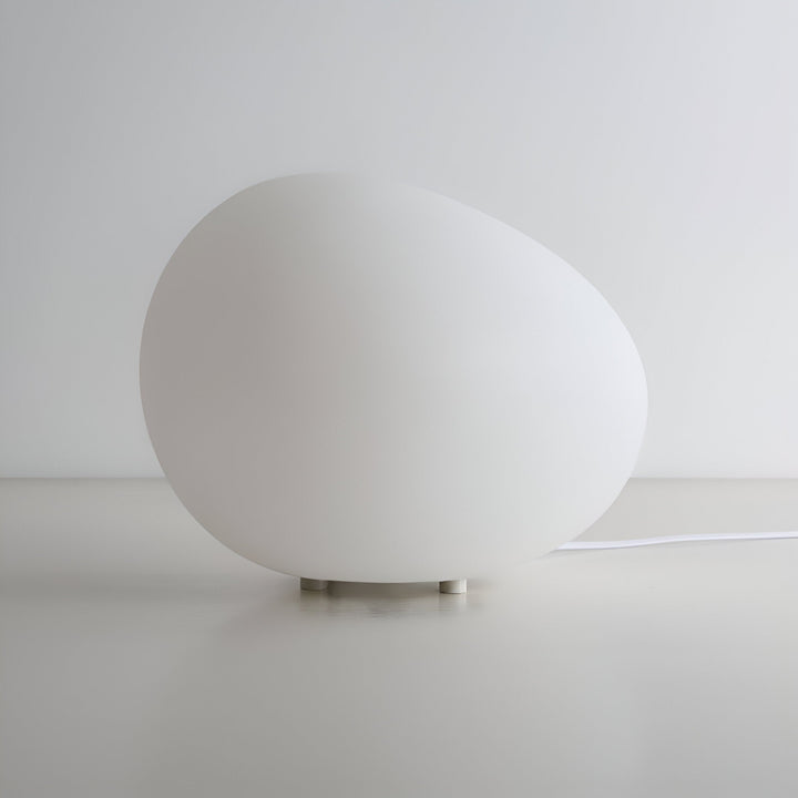 Skanto | Rund Metall Bordlampe i Skandinavisk Design