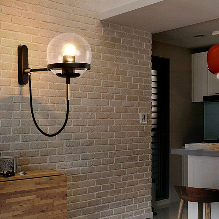 Unik Glass Ball Vegglampe | Skanto