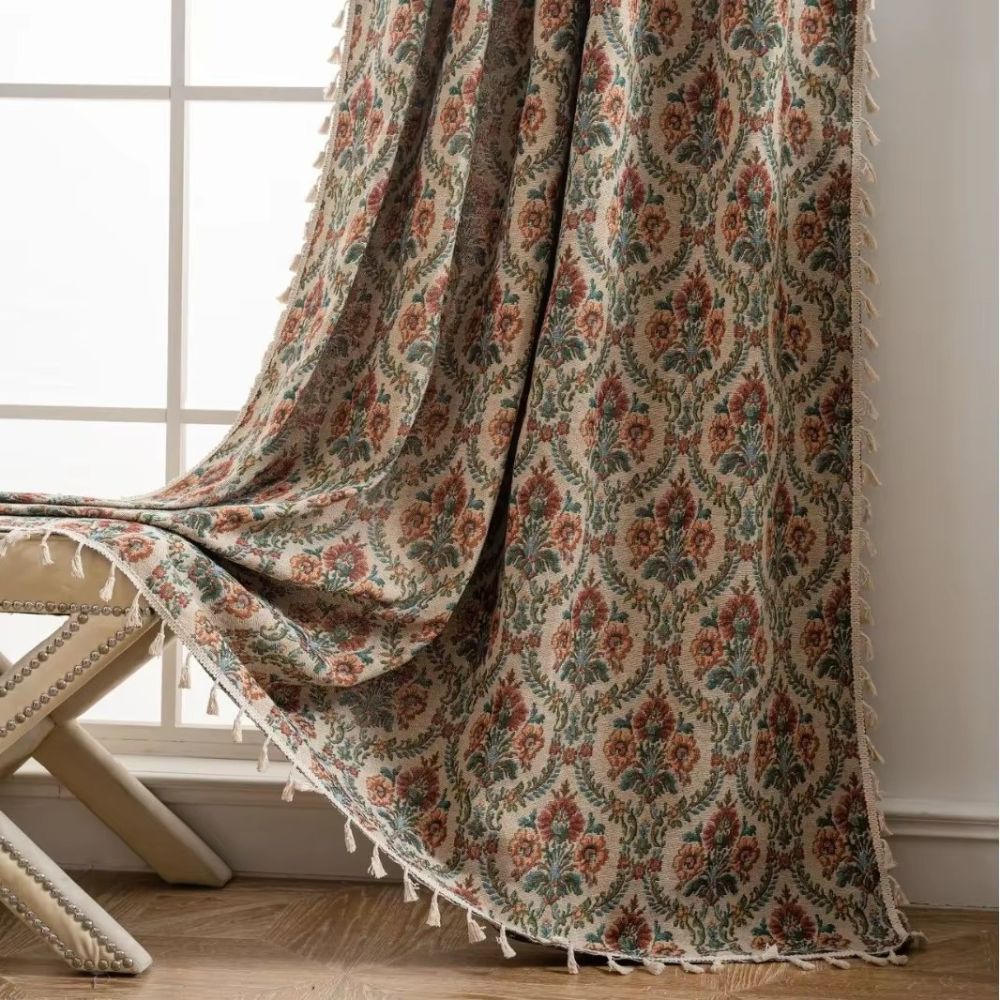 Skanto | Noveau Ditsy Floral Frynse Gardin