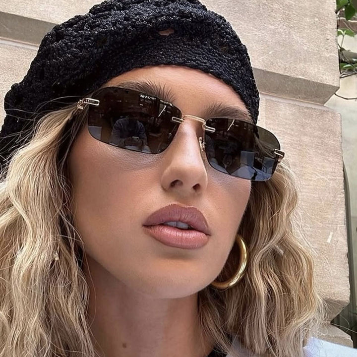 Women's sunglasses with elegant metal frame and stylish wood details Skanto