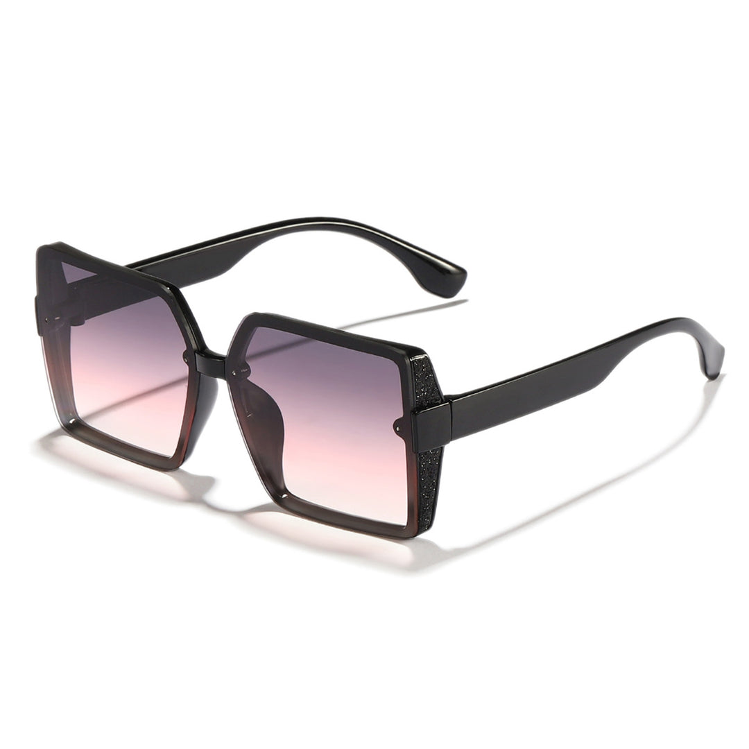Dame moteriktig solbrille i ekstravagant firkantet design Skanto