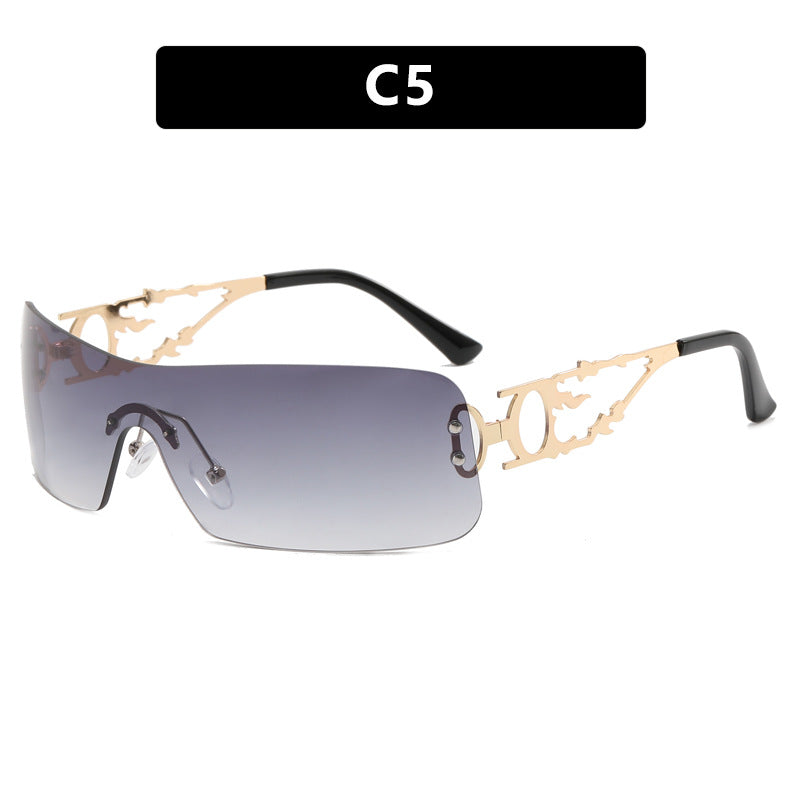 Women's futuristic sunglasses with modern metal accent Skanto