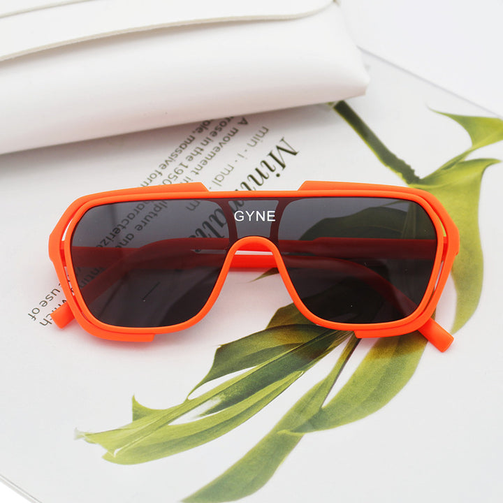 Dame Sporty solbrille med moderne design Skanto