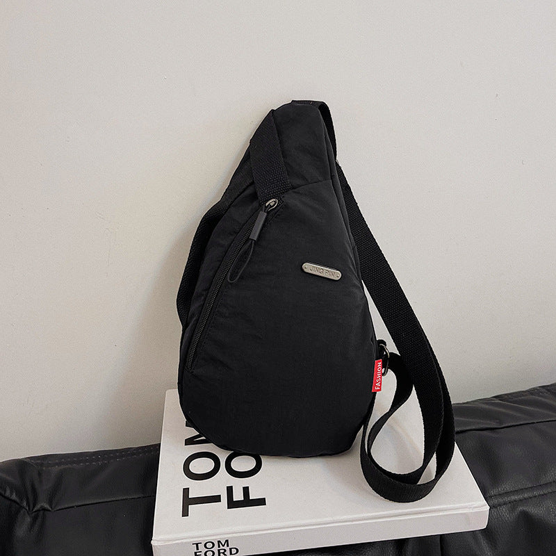 Praktisk Crossbody-veske med ergonomisk design og allsidige rom Skanto