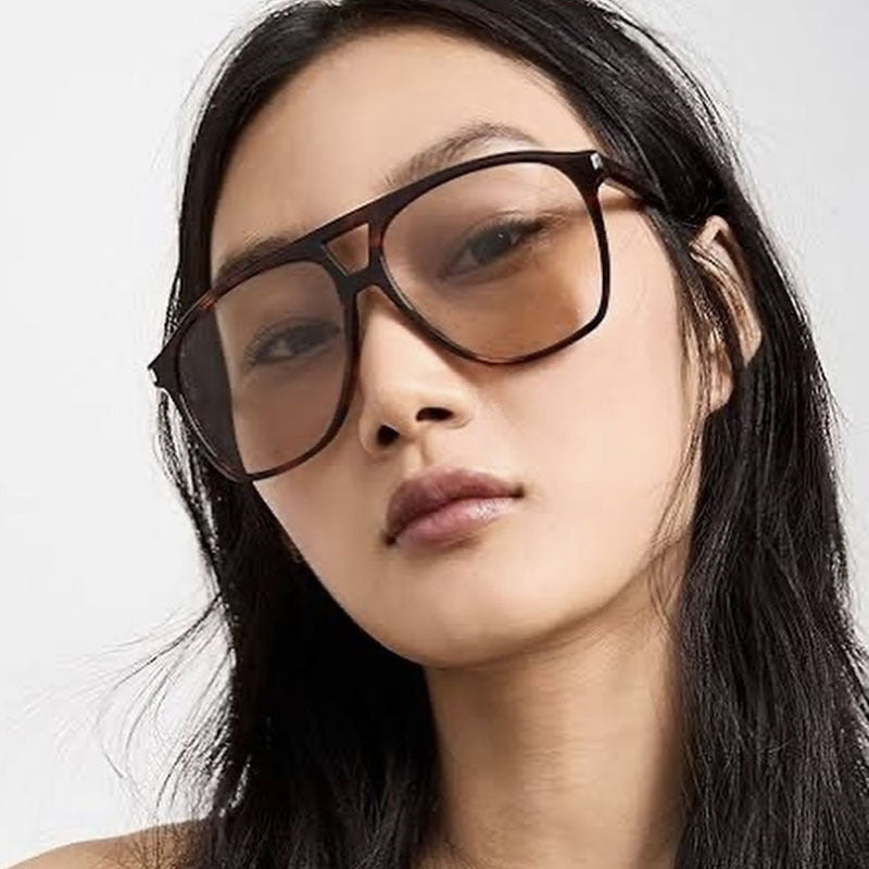 Women's sunglasses in trendy tortoise design Skanto