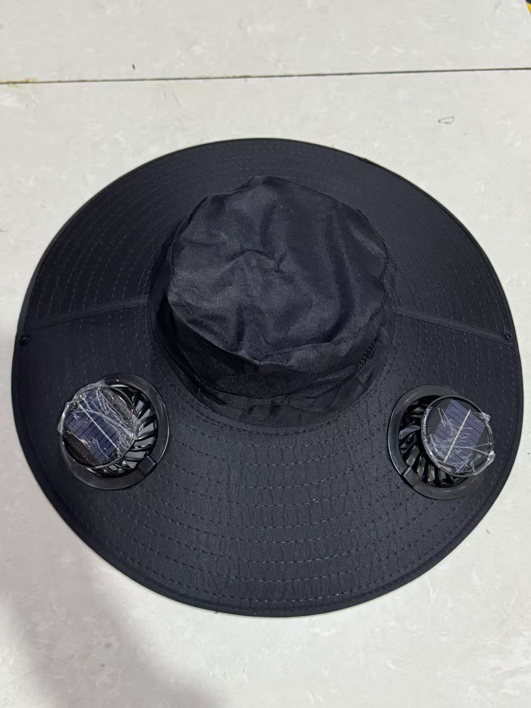 Ventilert solhatt med integrerte batterivifter, pustende meshinnsatser og justerbar hake stropp Skanto