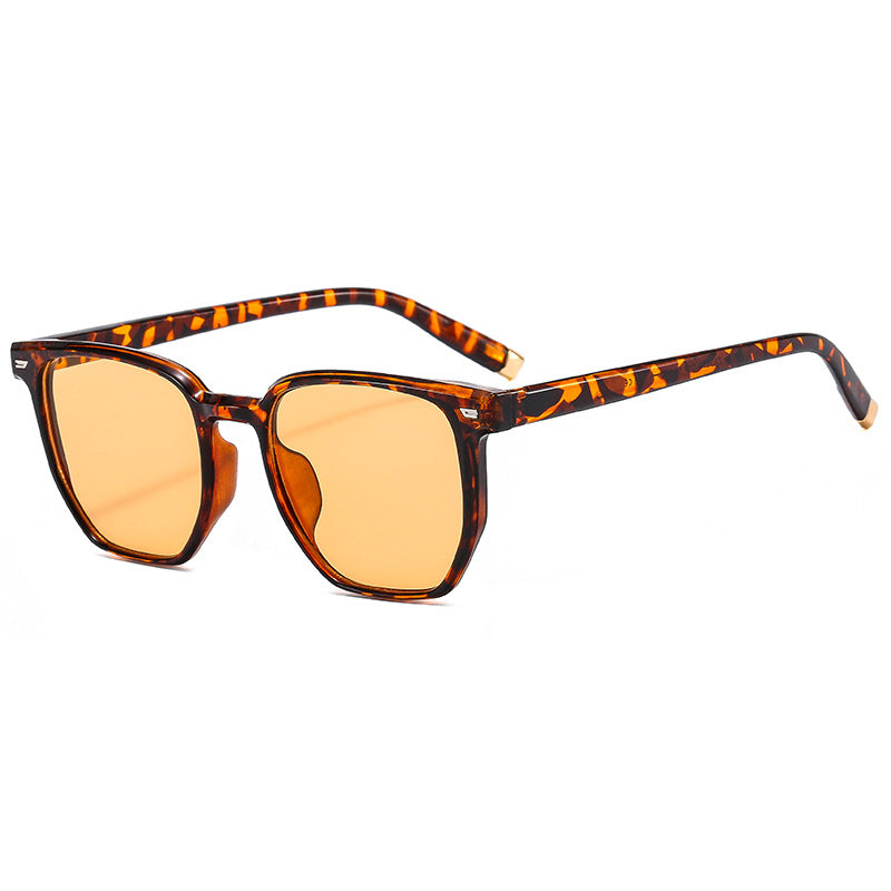 Dame moteriktig transparent solbrille i elegant hexagon-design Skanto