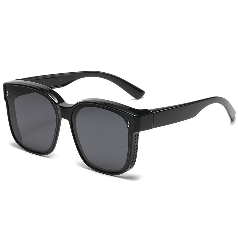 Dame Fashionable solbriller i trendy kvadratisk design Skanto