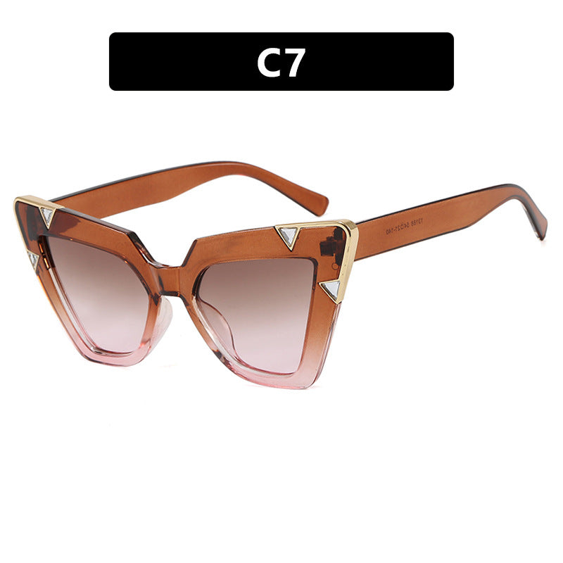 Women's Cat-Eye Sunglasses with Luxurious Motif and Protective UV Filter Skanto