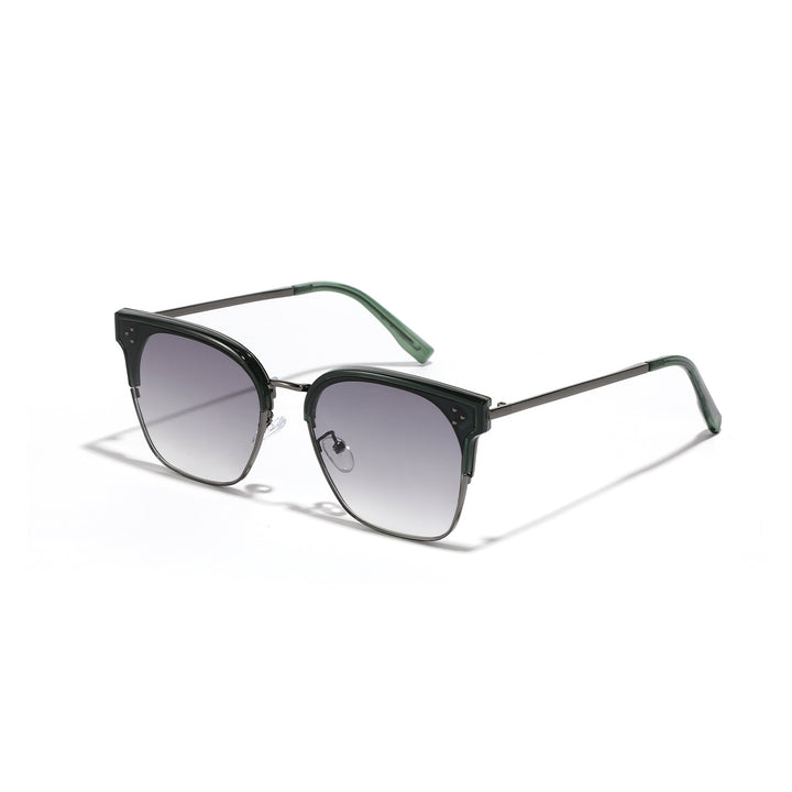 Dame moteriktig solbrille med markant design og kontrastfylt ramme Skanto