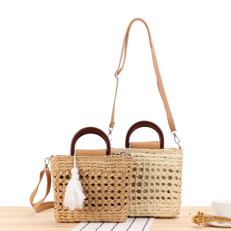 Designer Handbag with Stylish Wooden Handle and Practical Detachable Shoulder Strap Skanto