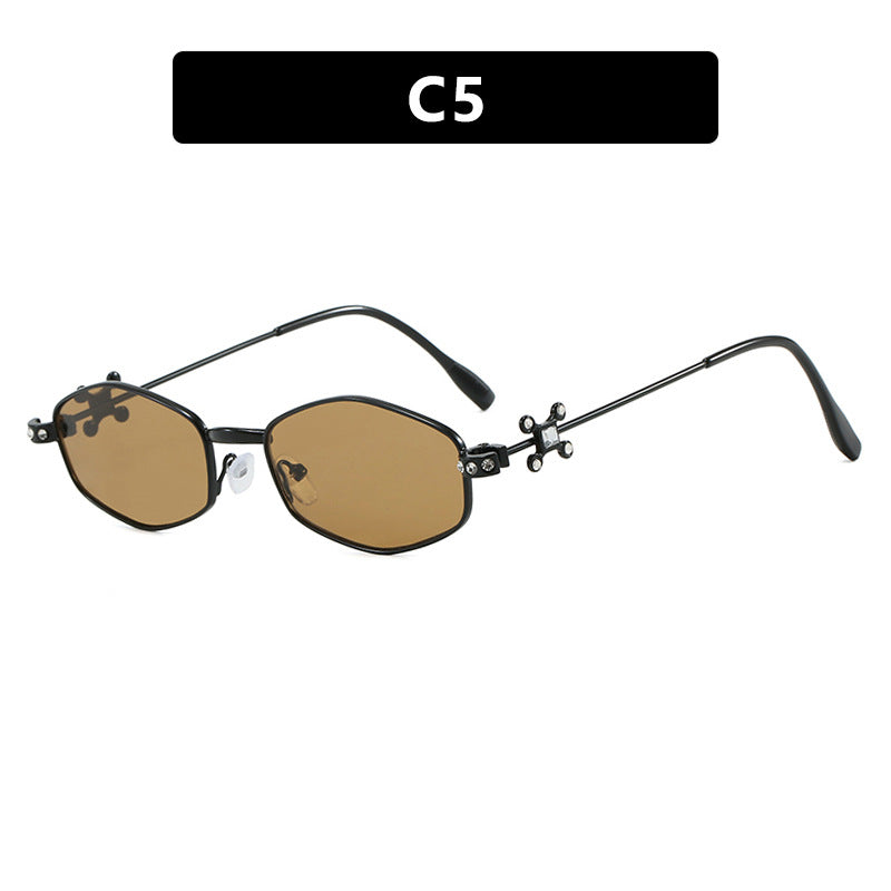 Women's sunglasses with elegant accents and UV protection Skanto