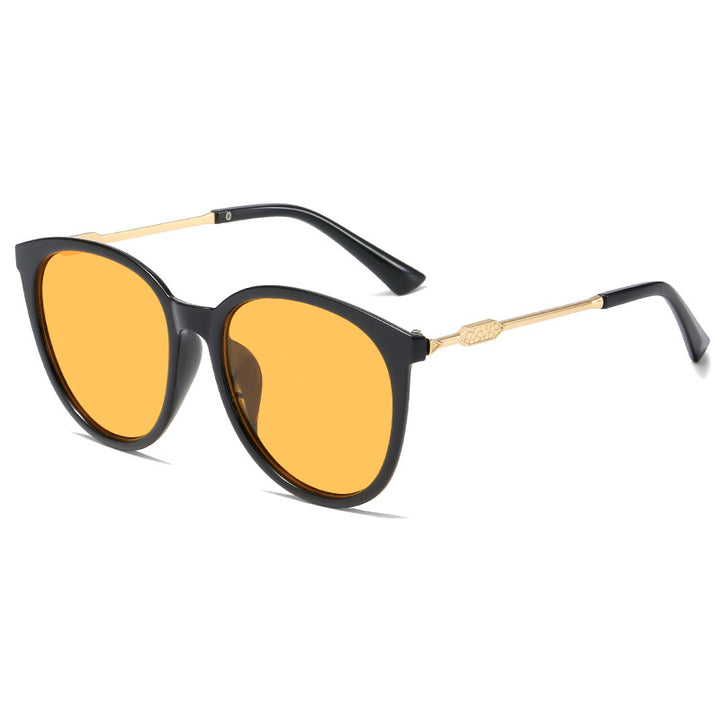 Dame Moderne Cat-Eye Solbriller med speilende glass Skanto