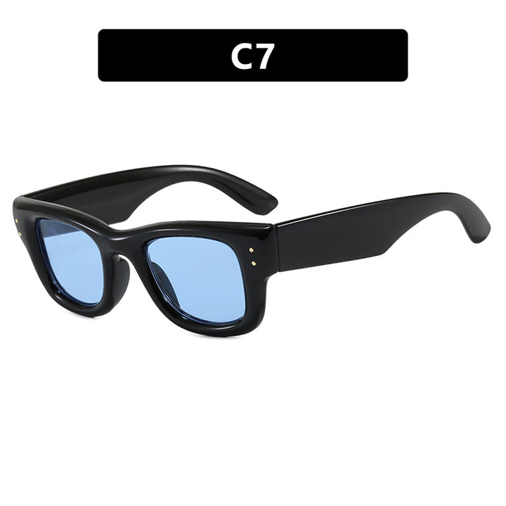 Women's fashionable sunglasses with wide, elegant frame and protective UV filter Skanto