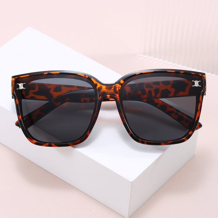 Dame moteriktig oversized solbrille med rhombiske glass Skanto