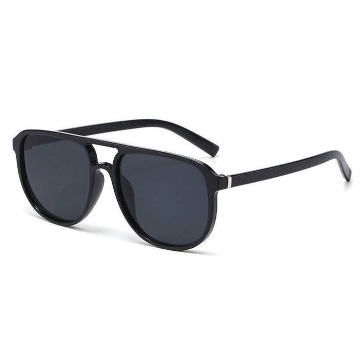 Women's fashionable sunglasses in an elegant square design Skanto