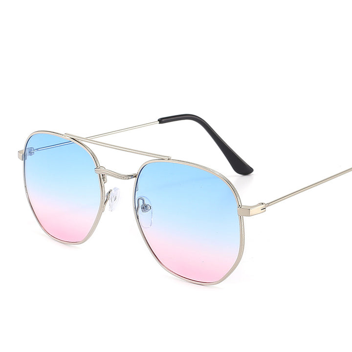 Dame solbrille med oval ramme og beskyttende gradientlinse Skanto
