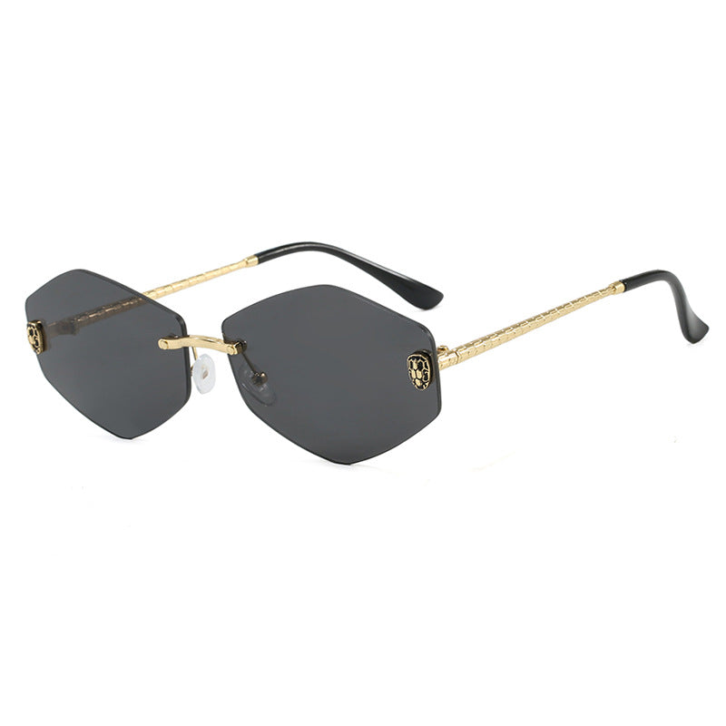 Women's geometric sunglasses in modern design with elegant metal frame Skanto