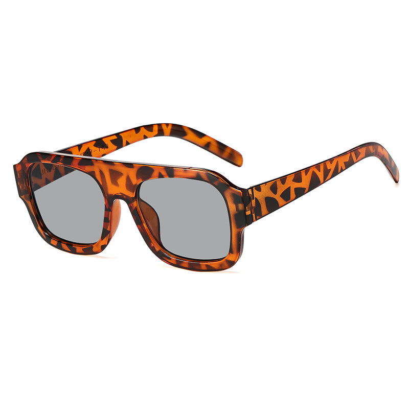 Women's fashionable square sunglasses with eye-catching animal print design Skanto