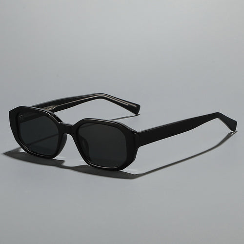 Dame moteriktig solbrille med unik åttekantet ramme Skanto