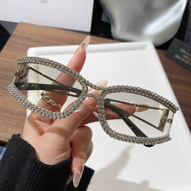 Dame Cat-Eye solbriller med glitrende krystallramme Skanto