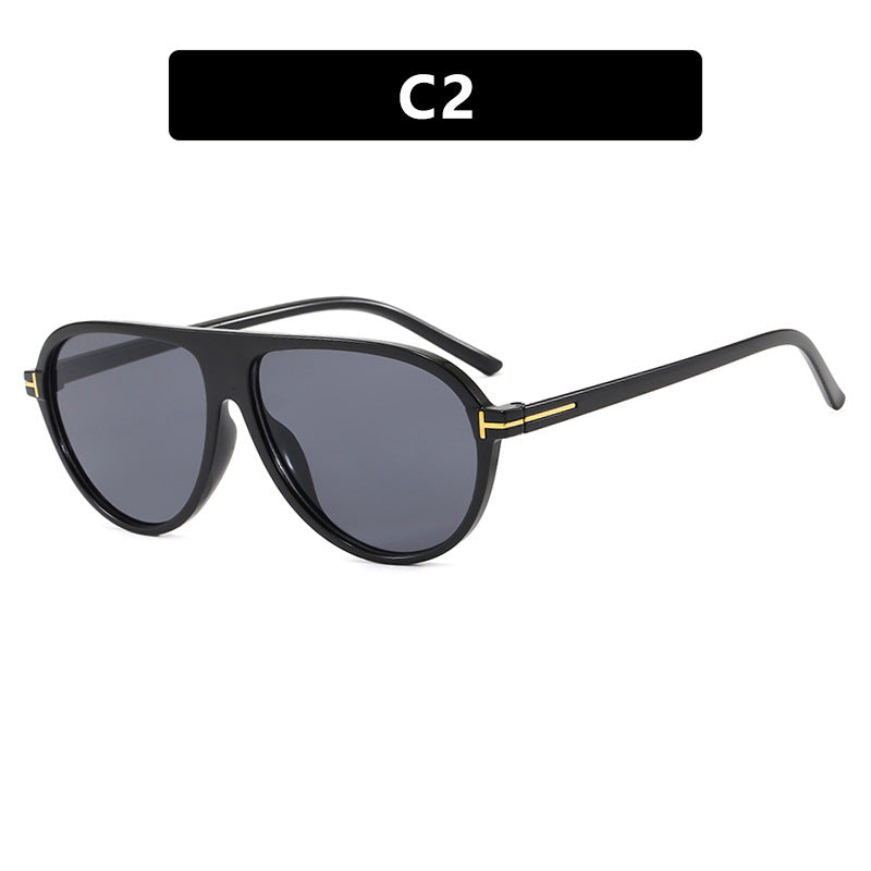 Women's stylish sunglasses in aerodynamic design Skanto