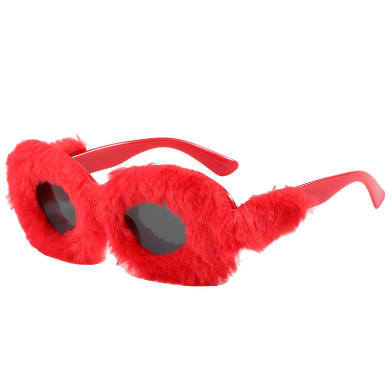Dame moteriktig solbrille i trendy fleece-design Skanto
