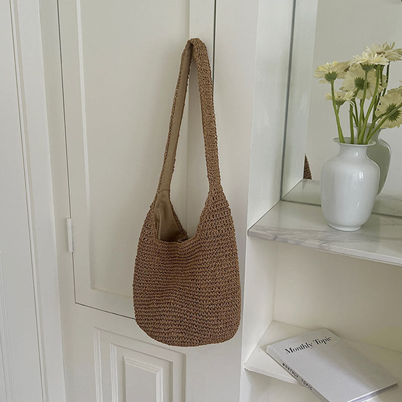 Light Hobo Bag Made of Sustainable Material Skanto