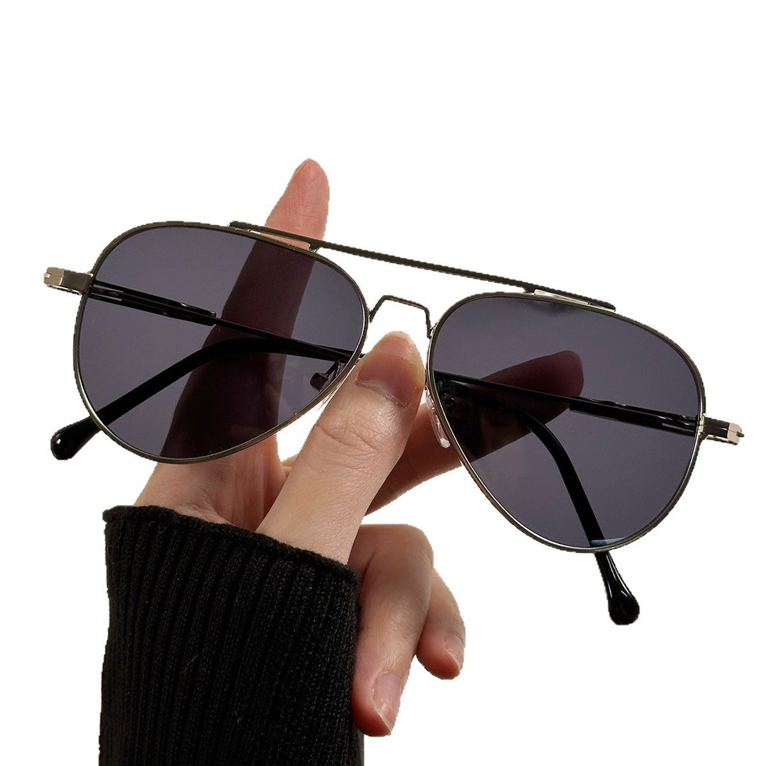Damer tidløs pilot-solbrille med ramme av høy kvalitet Skanto