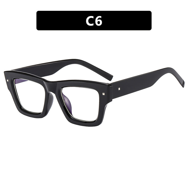 Women's trendy square frame sunglasses with UV protection Skanto