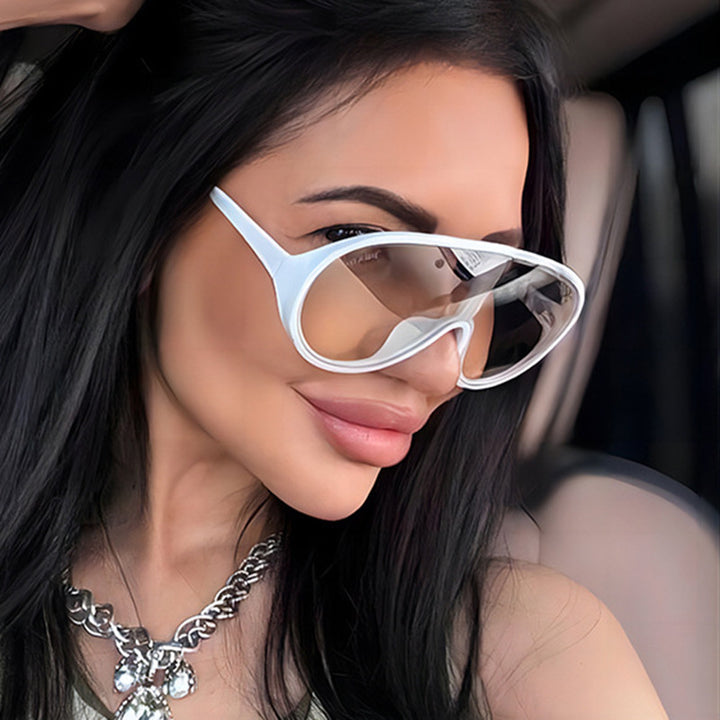 Women's futuristic sunglasses with large lenses and ergonomic frame Skanto