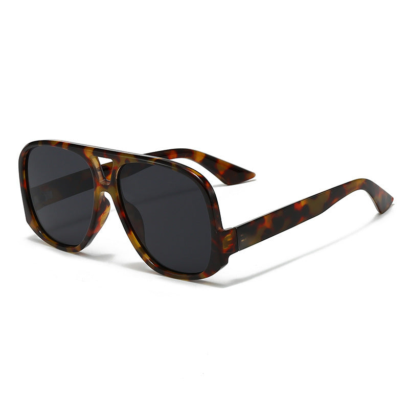 Women's trendy oversized sunglasses in modern tortoise pattern Skanto