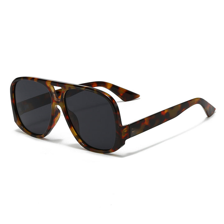 Women's trendy oversized sunglasses in modern tortoise pattern Skanto