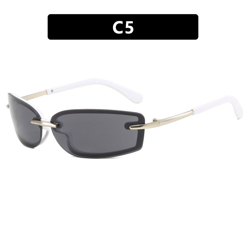 Women's trendy sunglasses with modern design and UV protection Skanto