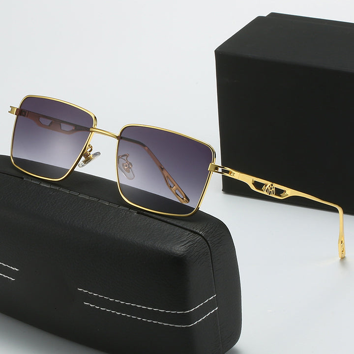 Dame luksus solbrille med markant geometrisk ramme og polarisert glass Skanto