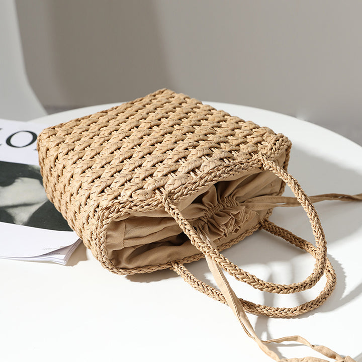 Handmade straw bag with adjustable lining Skanto