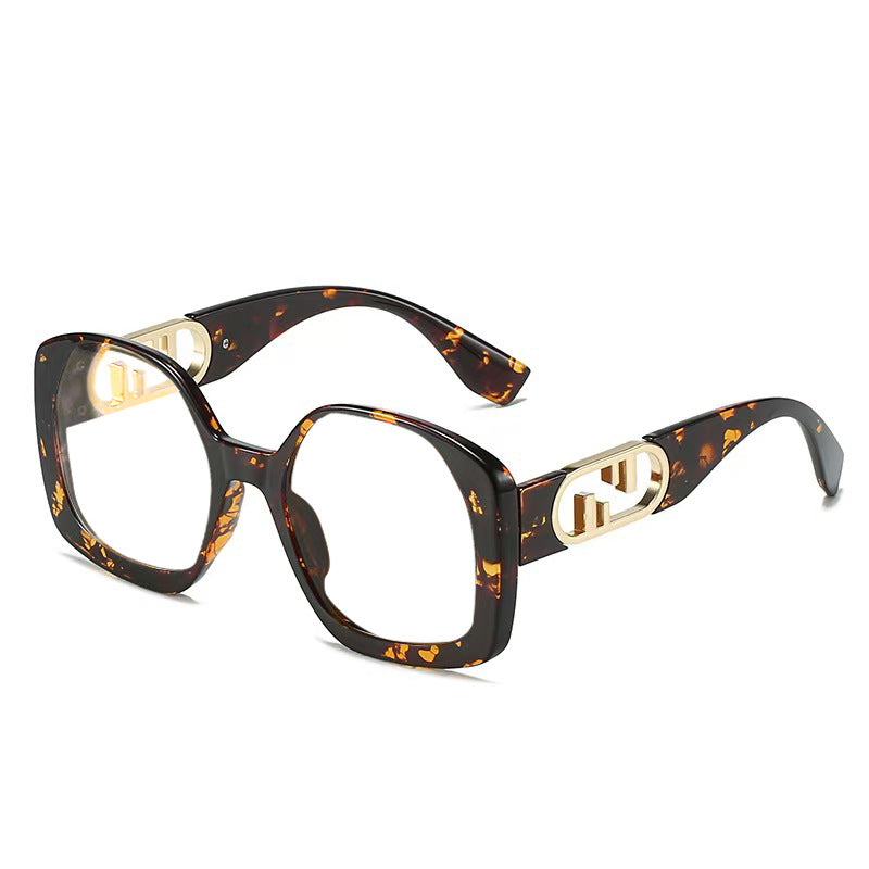 Dame oversized solbriller med ekstravagant geometrisk ramme og elegante detaljer Skanto