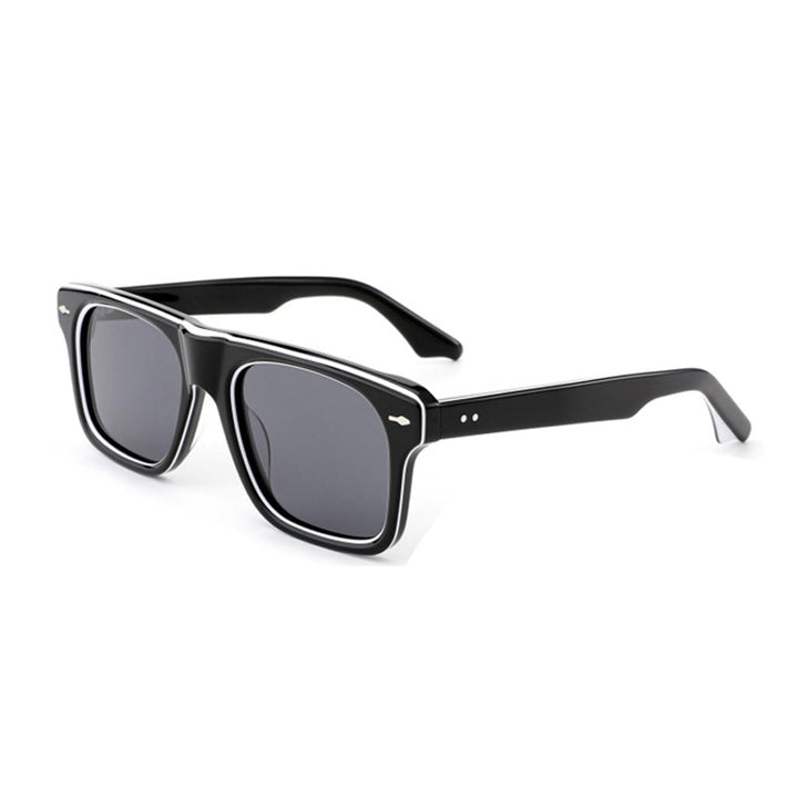 Damer moteriktig solbrille i elegant skilpaddedesign Skanto