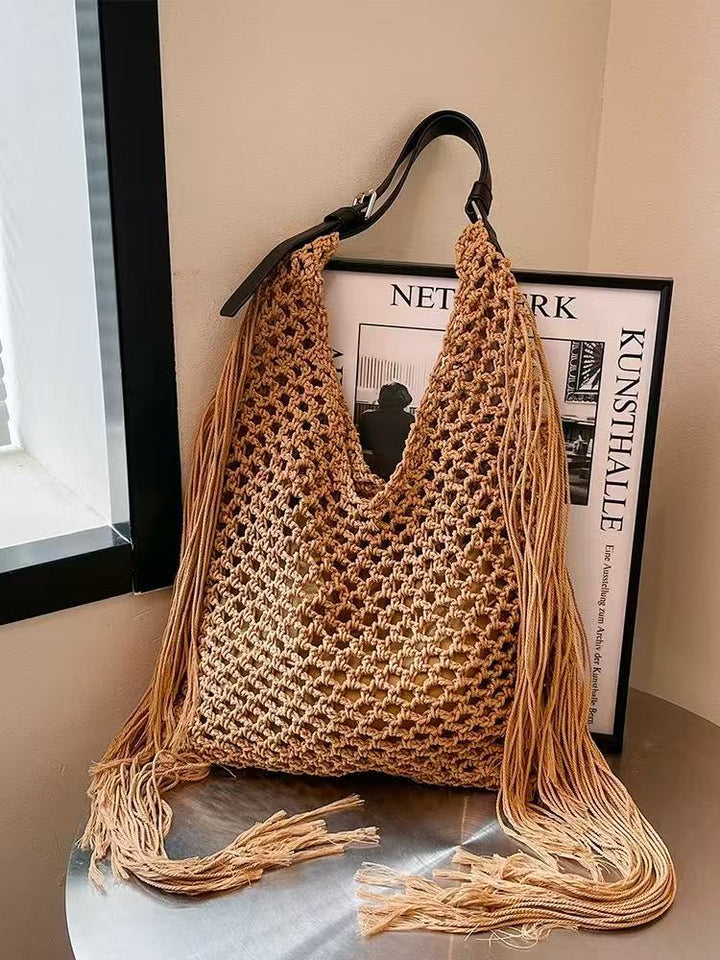 Handmade stylish tote bag with fringe Skanto