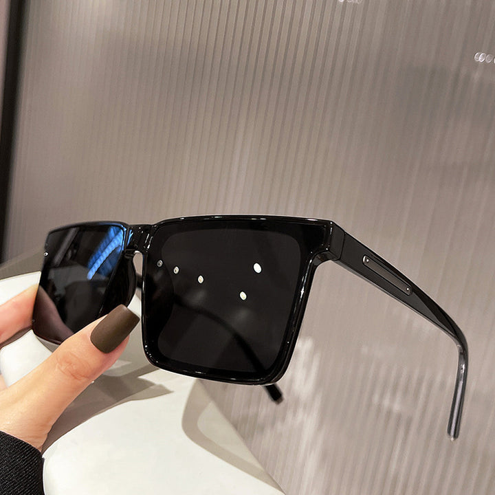 Dame kvadratisk solbrille i elegant, moderne design Skanto