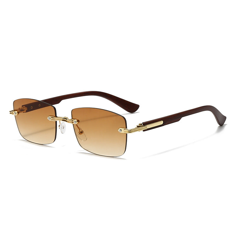 Dame moteriktig firkantet solbrille med elegante tre detaljer Skanto