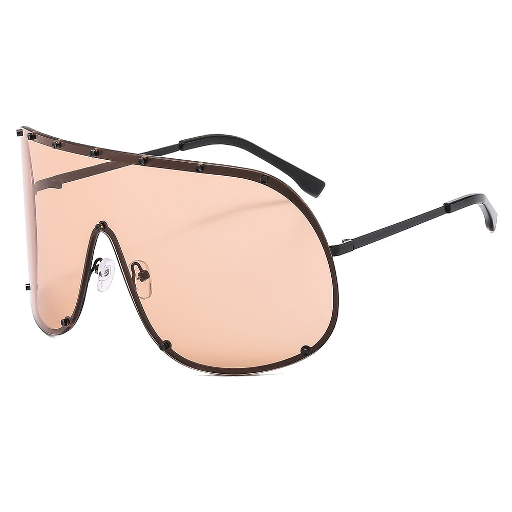 Women's futuristic sunglasses with large frame and innovative design Skanto