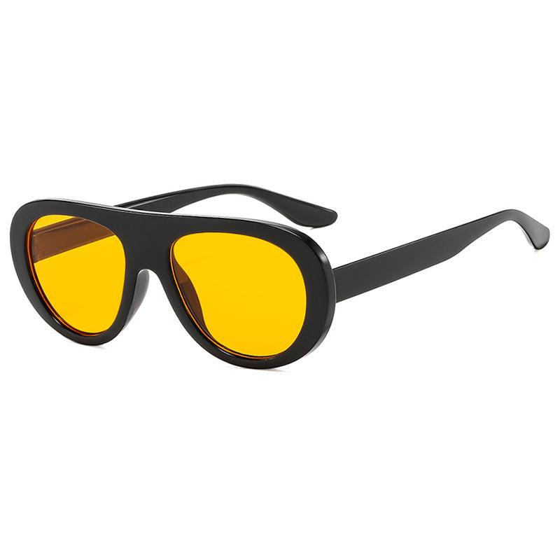 Women's fashionable oversized sunglasses with protective UV filter Skanto