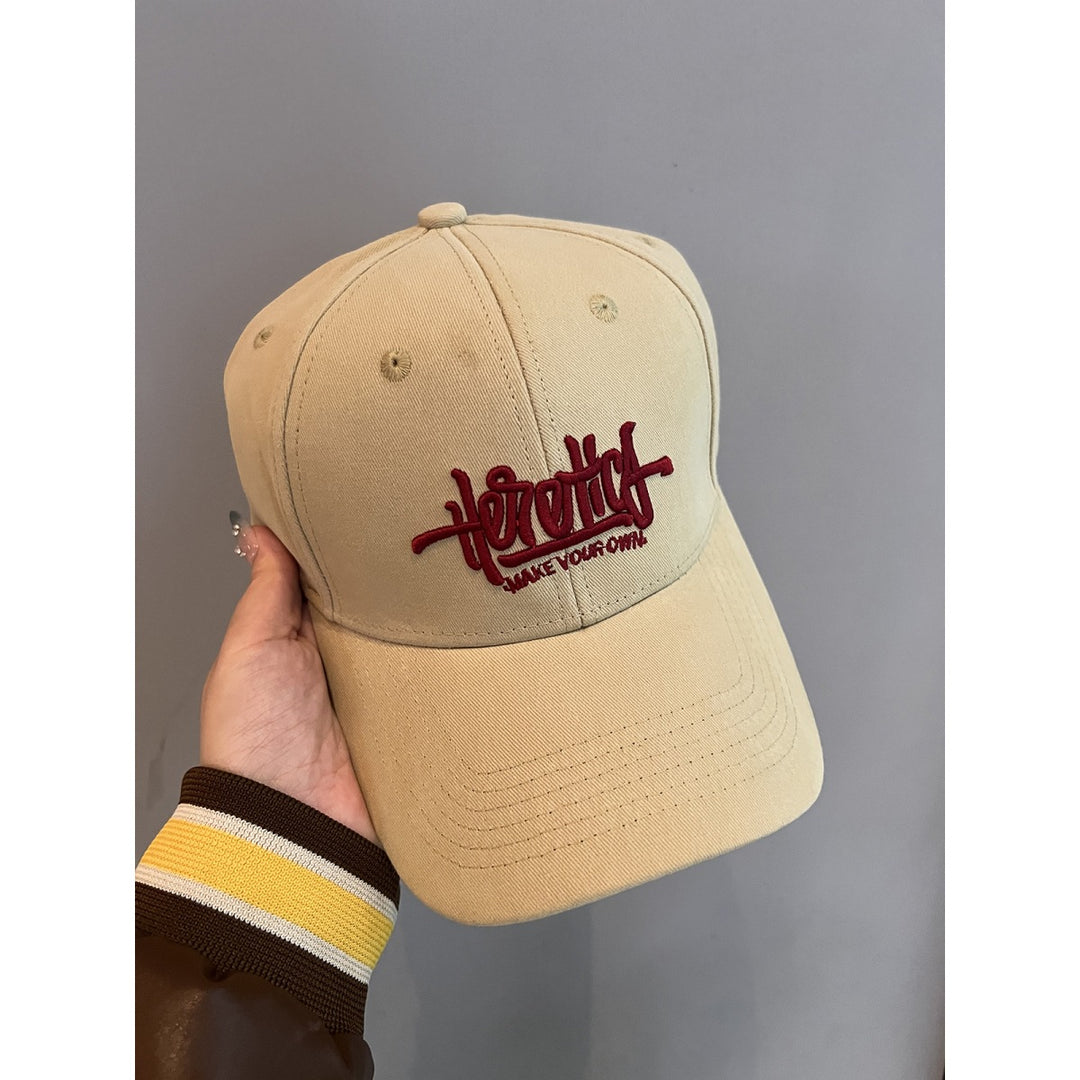Herrejusterbar brodert caps Skanto