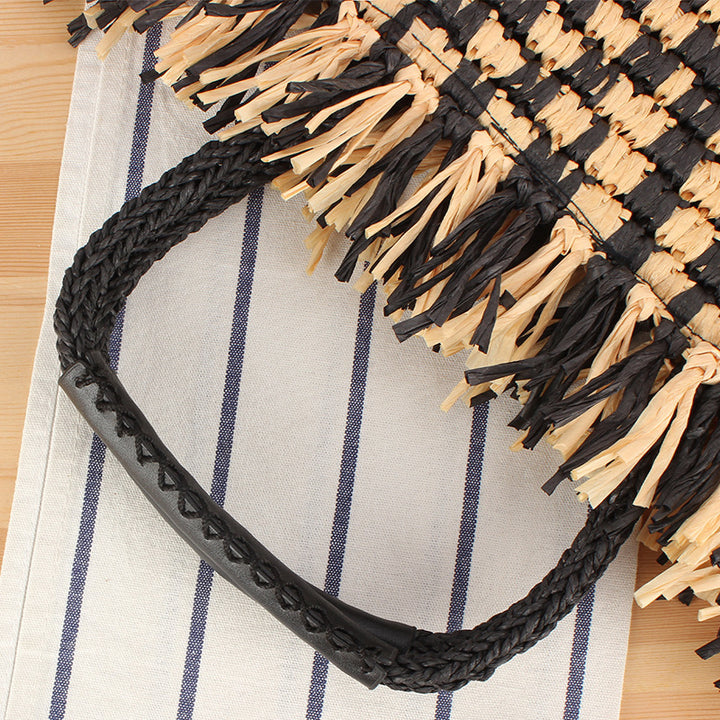 Basket bag with eye-catching geometric design Skanto